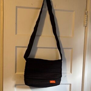 Zip it Black Crossbody Shoulder Bag